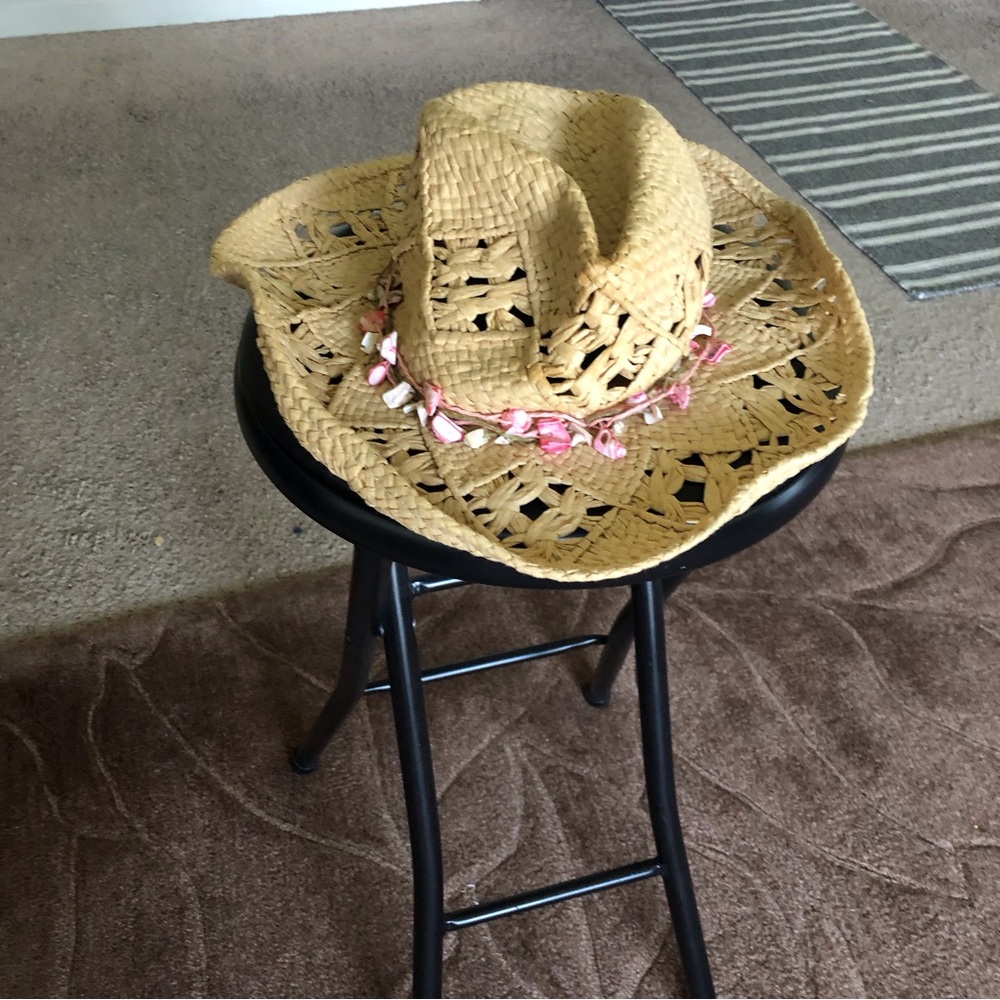 Tropical trends beach hat